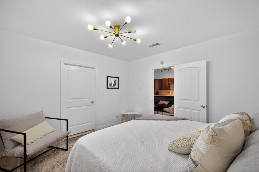 More Photos Of 2217 Sealy St, Galveston Office Residential For Sale