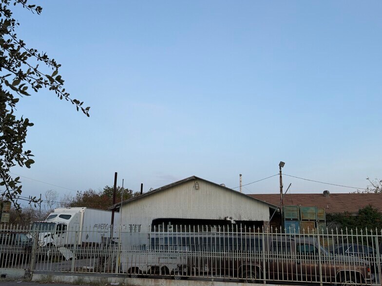 More Photos Of 5005 Yeary st, Laredo Land For Sale