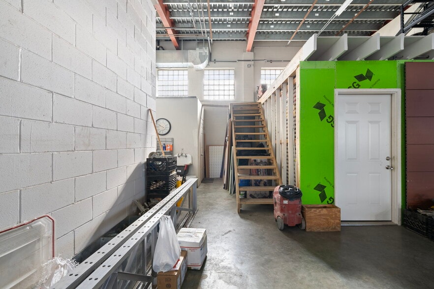 More Photos Of 188 Van Buren St, Staten Island Warehouse For Sale