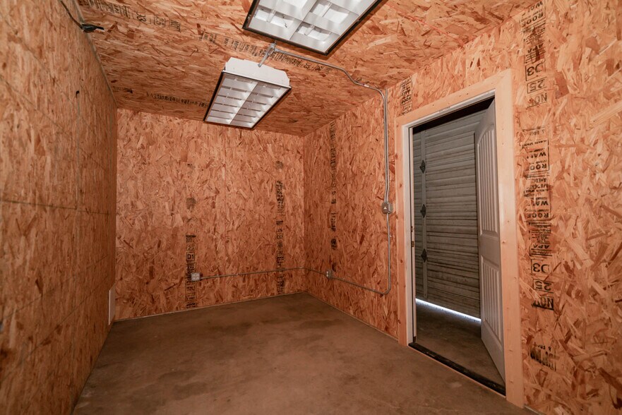 More Photos Of 717 E Loop 281, Longview Industrial For Lease