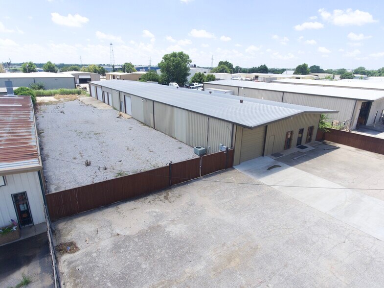 More Photos Of 8516 W Reno Ave, Oklahoma City Manufacturing For Sale
