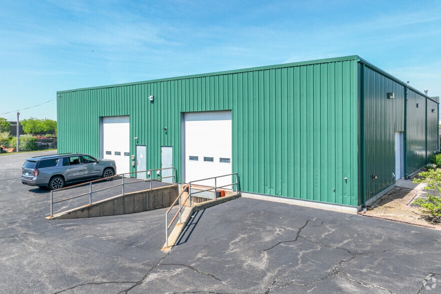 More Photos Of 315 Commerce Park Rd, North Kingstown Warehouse For Sale