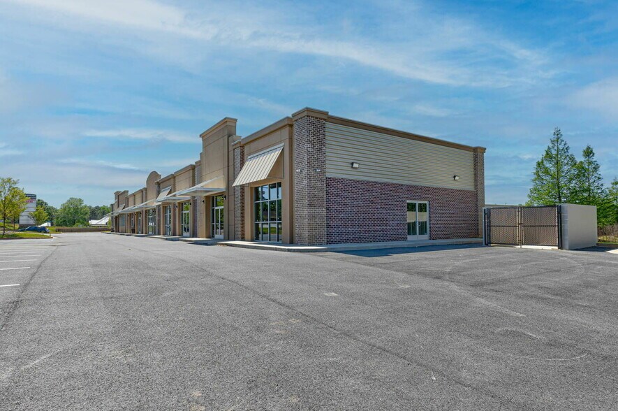 More Photos Of 7465 Blackmon Ln, Columbus Freestanding For Lease