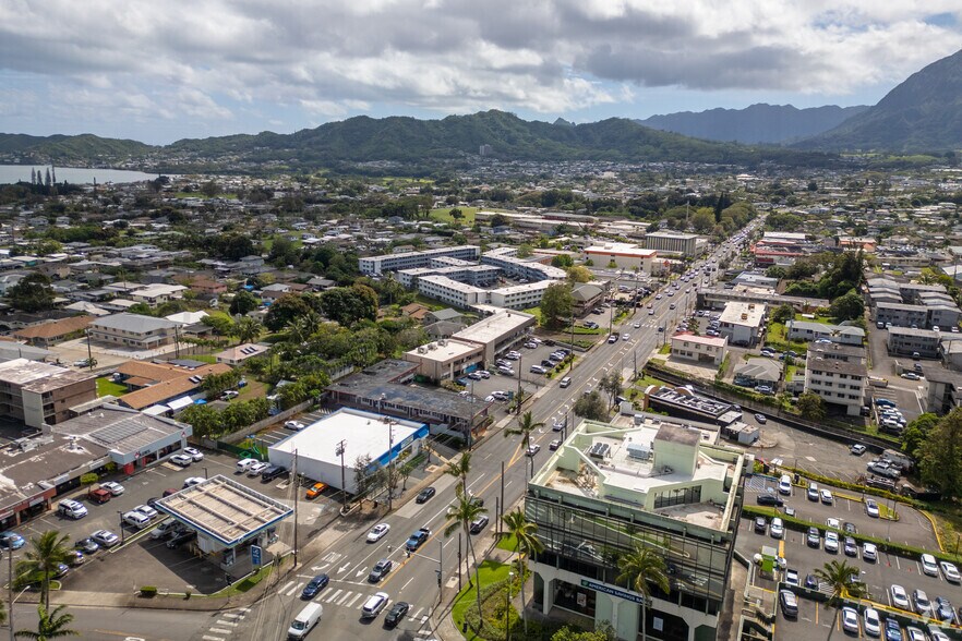 More Photos Of 45-1117 Kamehameha Hwy, Kāneohe Storefront Retail Office For Lease
