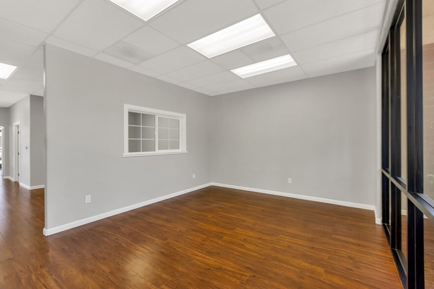 More Photos Of 9571 Laguna Springs Dr, Elk Grove Office For Lease