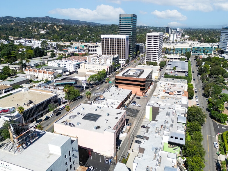 More Photos Of 15143-15153 Ventura Blvd, Sherman Oaks Storefront For Sale
