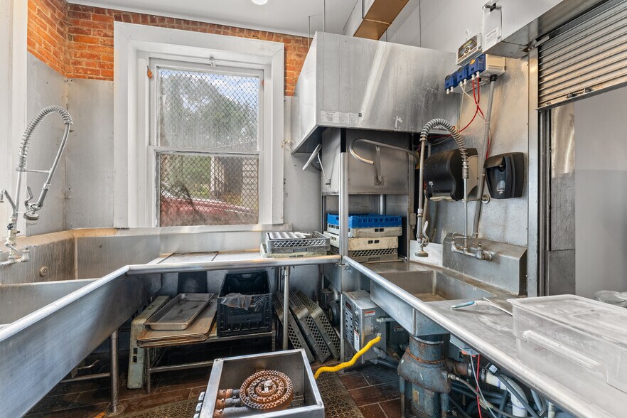 More Photos Of 21 Main St, Binghamton Restaurant For Sale