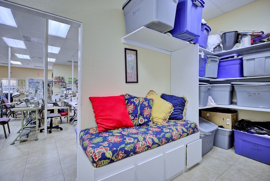 More Photos Of 5142 Schumacher Rd, Sebring General Retail For Sale