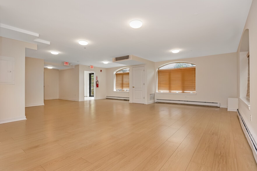 More Photos Of 66-06 70th St, Middle Village Office For Sale