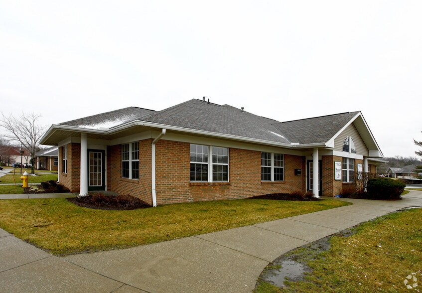 More Photos Of 800 Westpoint Pky, Westlake Unknown For Lease