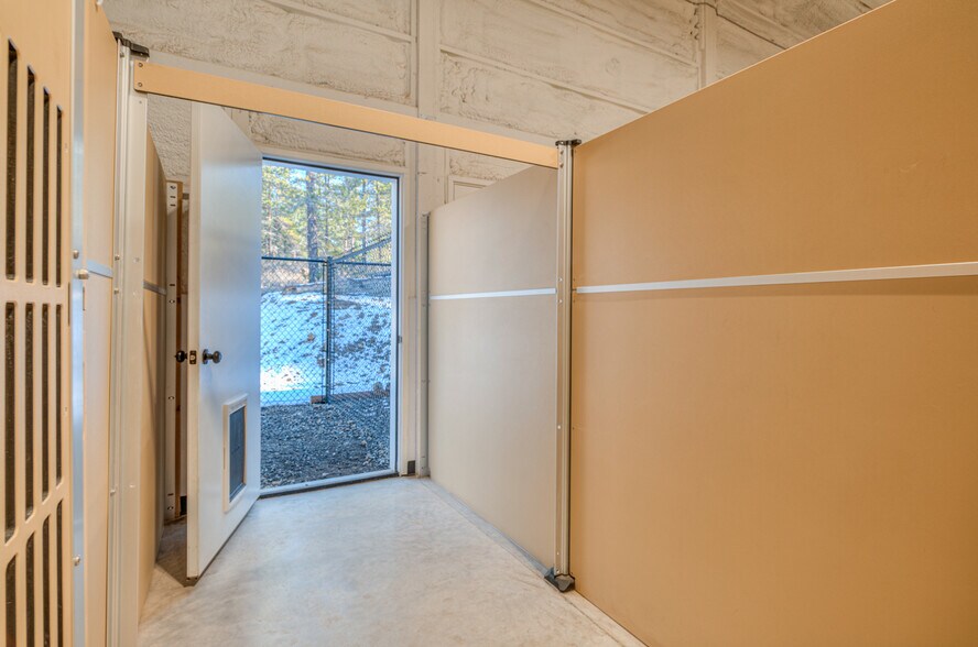 More Photos Of 56870 Enterprise Dr, Sunriver Flex For Sale