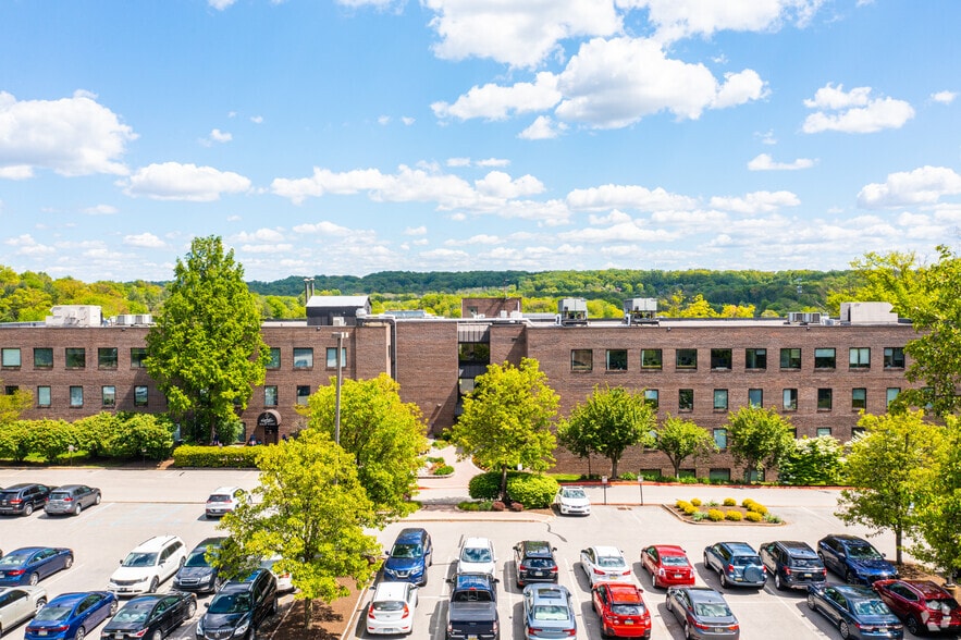 More Photos Of 550 Pinetown Rd, Fort Washington Office For Lease