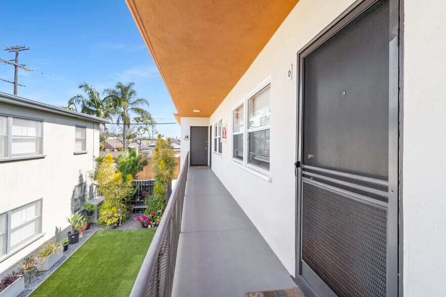 More Photos Of 5711 E 2nd St, Long Beach Apartments For Sale