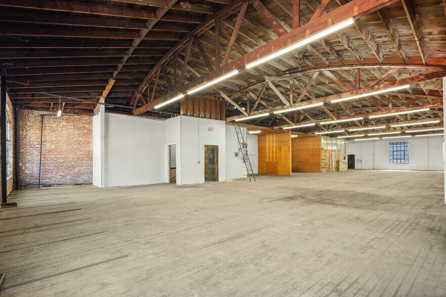 More Photos Of 236 W 15th St, Los Angeles Warehouse For Sale