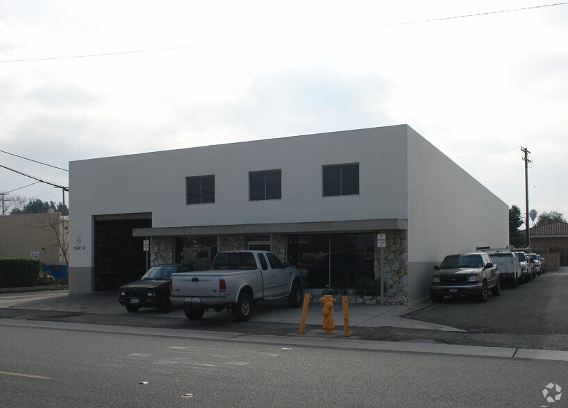 More Photos Of 3882 Florista St, Los Alamitos Warehouse For Lease