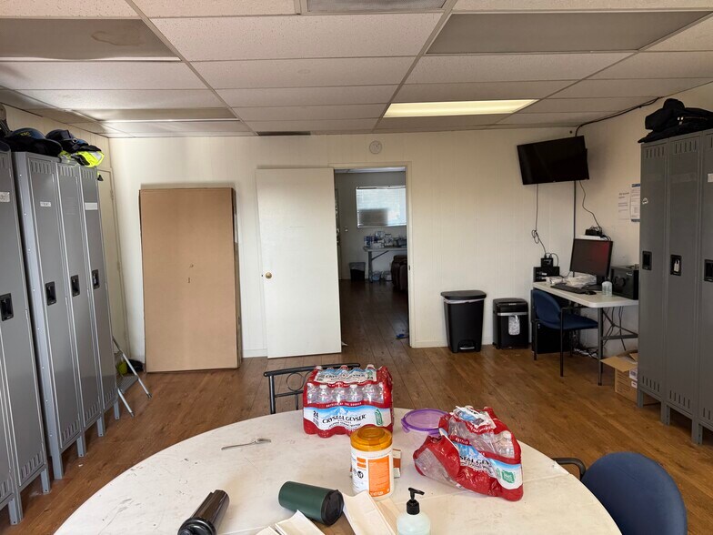 More Photos Of 1550 La Pradera Dr, Campbell Office For Sale