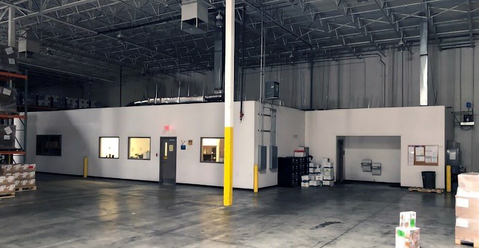 More Photos Of 1101 Burgundy St, El Paso Warehouse For Lease