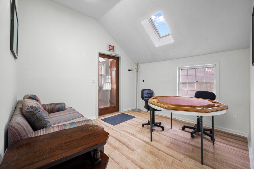 More Photos Of 2425 Lafayette Rd, Portsmouth Office Residential For Sale