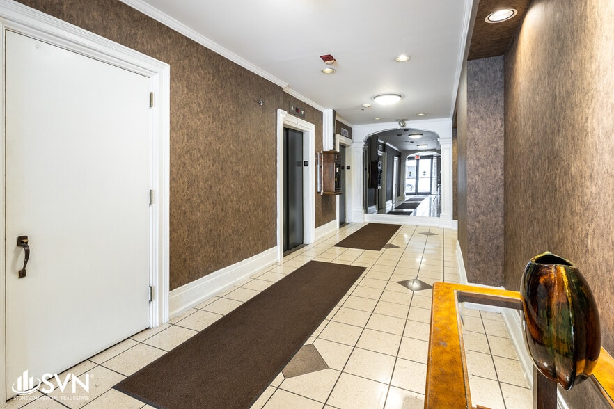 More Photos Of 201 W Short St, Lexington Office For Sale