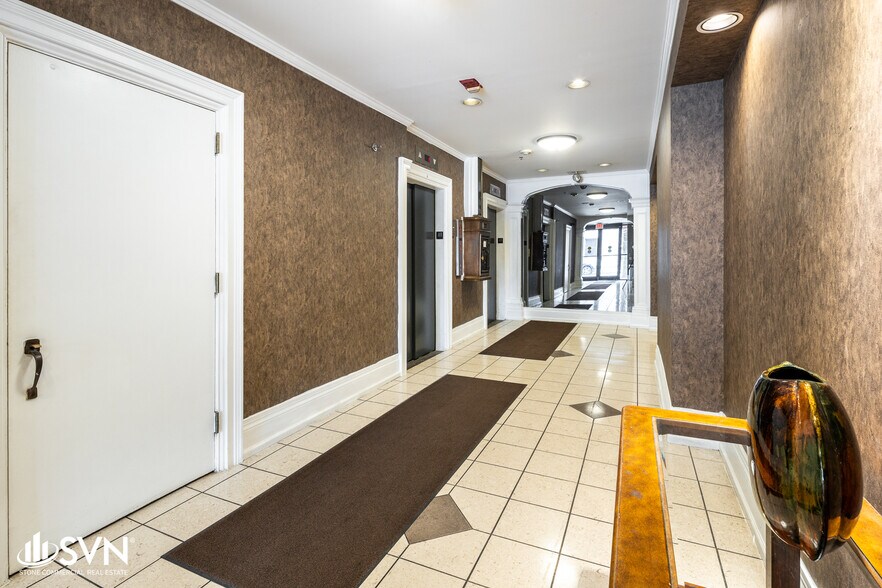 More Photos Of 201 W Short St, Lexington Office For Sale