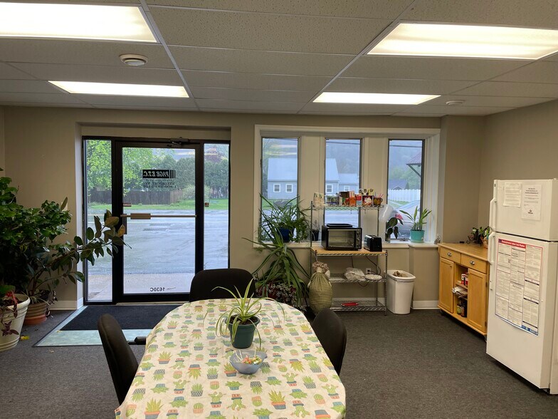 More Photos Of 1630 Midland Beaver Rd, Industry General Retail For Lease