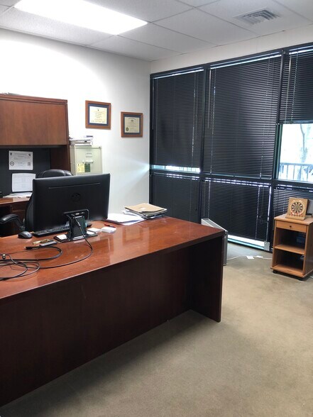 More Photos Of 1848 Charter Ln, Lancaster Office For Lease