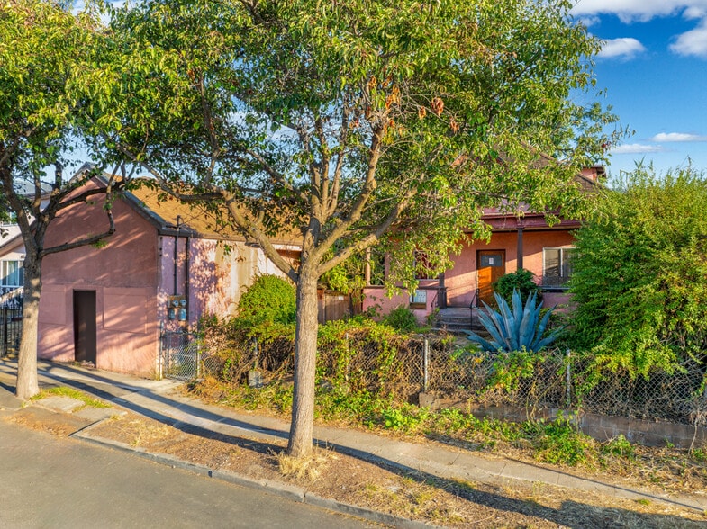 More Photos Of 1614 Russell St, Berkeley Apartments For Sale