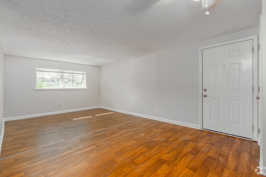 More Photos Of 7300-7310 Southside Dr, Louisville Apartments For Sale