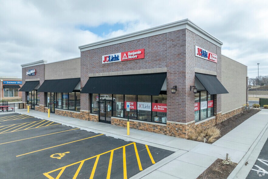More Photos Of 12860 Il-47, Huntley General Retail For Sale