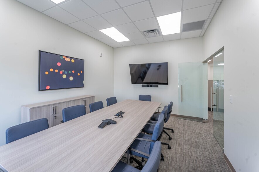 More Photos Of 2013 Cedarbridge Ave, Lakewood Office For Lease