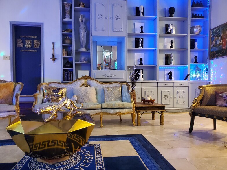 More Photos Of 3000 Cathedral Pl, Decatur Movie Radio TVStudio For Sale