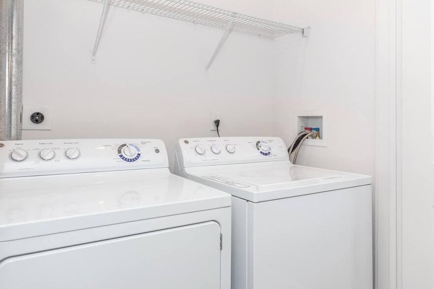 More Photos Of 515 West Ave, Norwalk Unknown For Lease