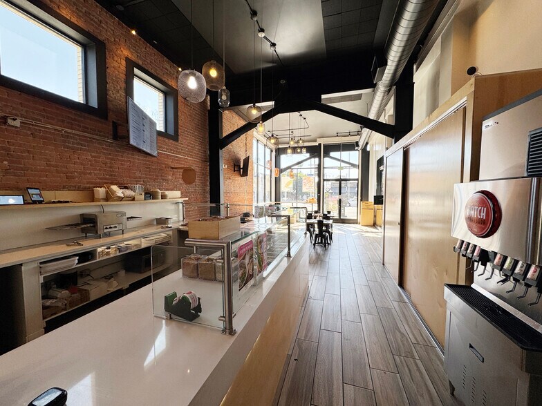 More Photos Of 7501-7505 W Sunset Blvd, Los Angeles Restaurant For Lease