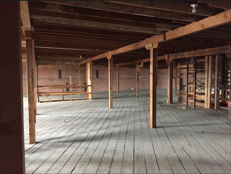 More Photos Of 350 N Kimball St, Casper Flex For Sale