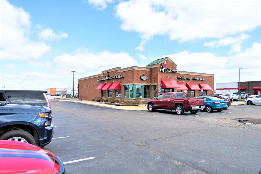 More Photos Of 2432 E Wabash St, Frankfort Restaurant For Sale