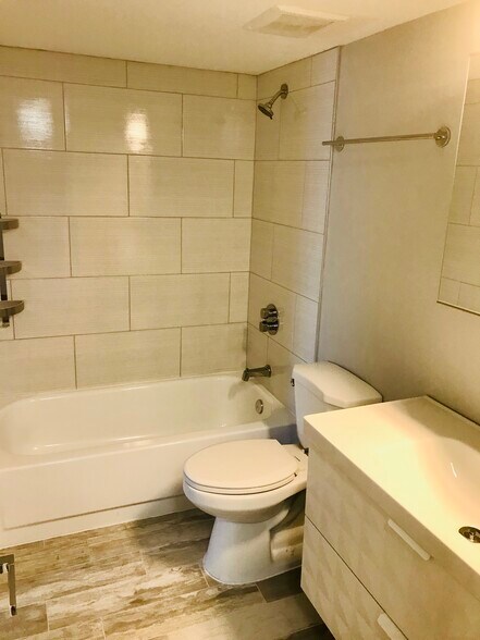 More Photos Of 115 112th Ave NE, Saint Petersburg Specialty For Sale