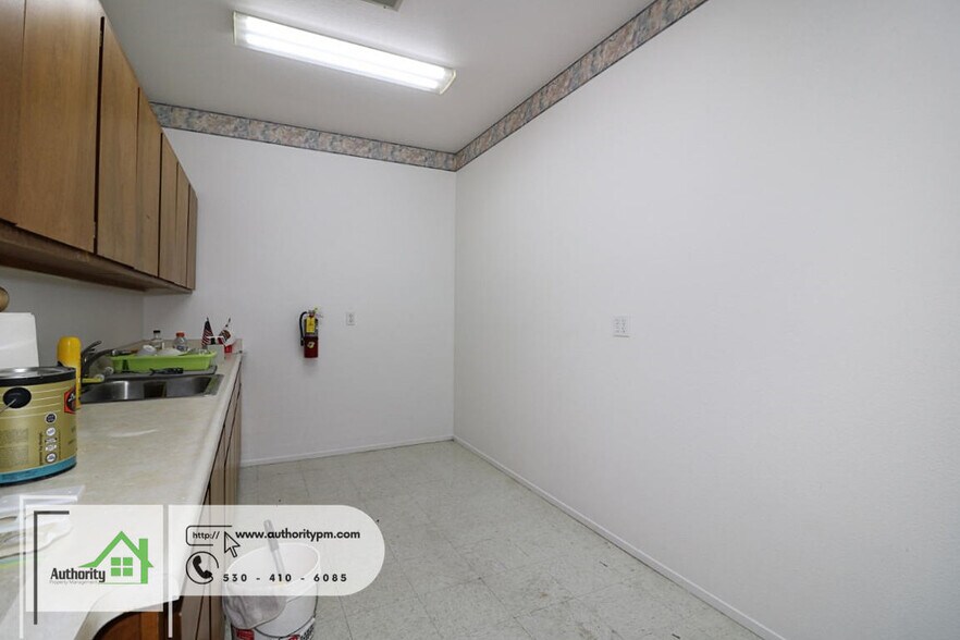 More Photos Of 1849 Keystone Ct, Redding Specialty For Lease