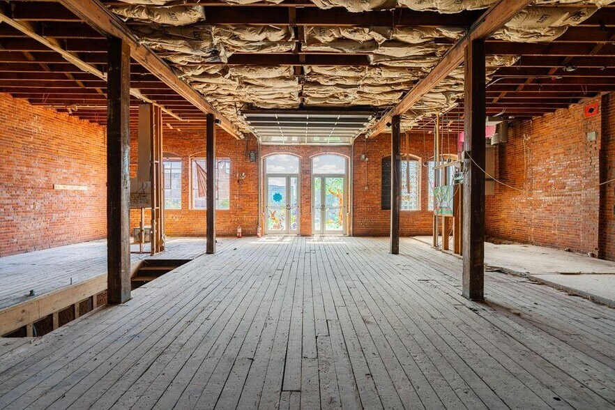 More Photos Of 15 E California Ave, Oklahoma City Restaurant For Sale