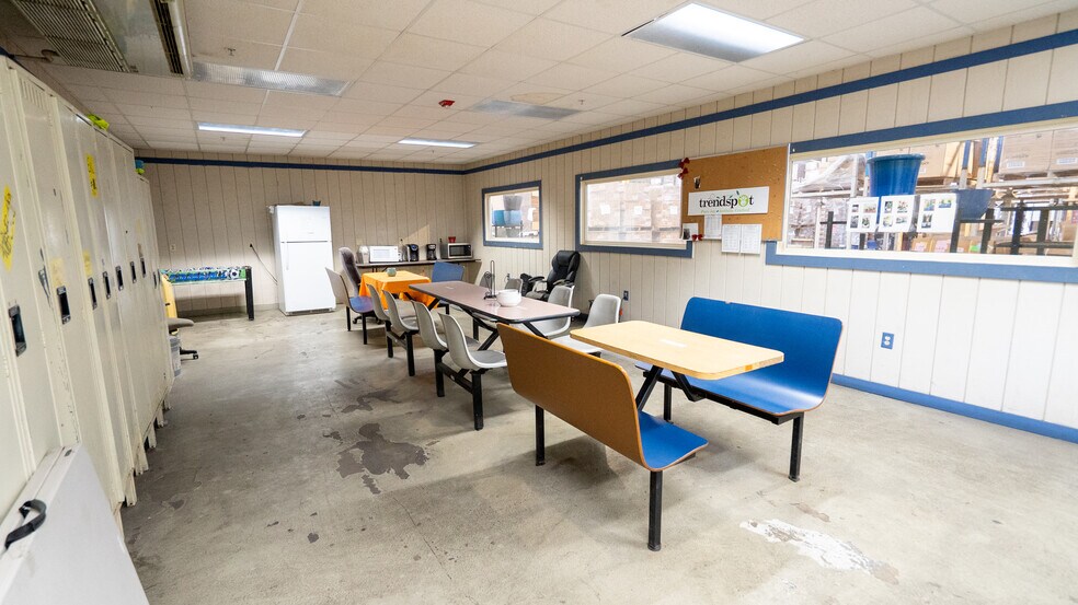 More Photos Of 70 Industrial Dr, Cartersville Warehouse For Sale