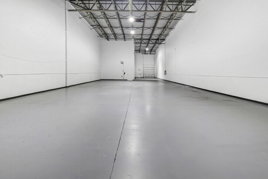 More Photos Of 955 NW 159th Dr, Miami Warehouse For Lease