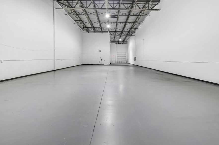 More Photos Of 955 NW 159th Dr, Miami Warehouse For Lease