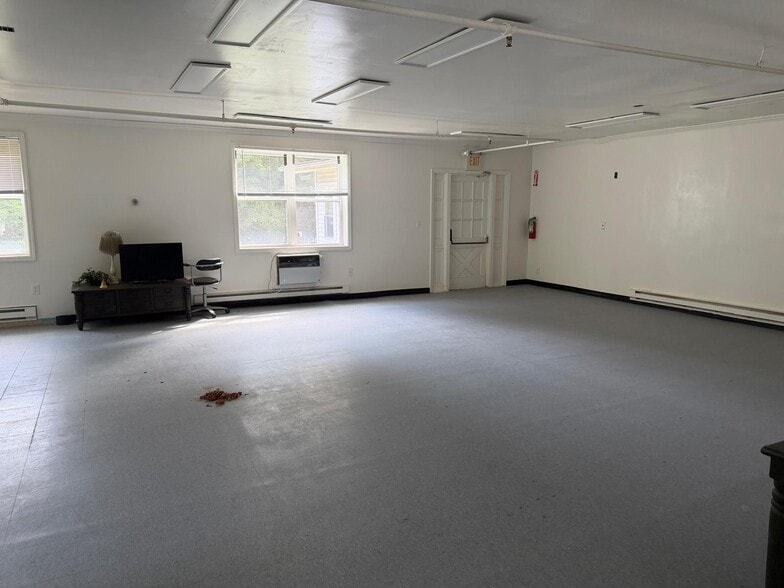 More Photos Of 184 S Pascack Rd, Nanuet Healthcare For Sale