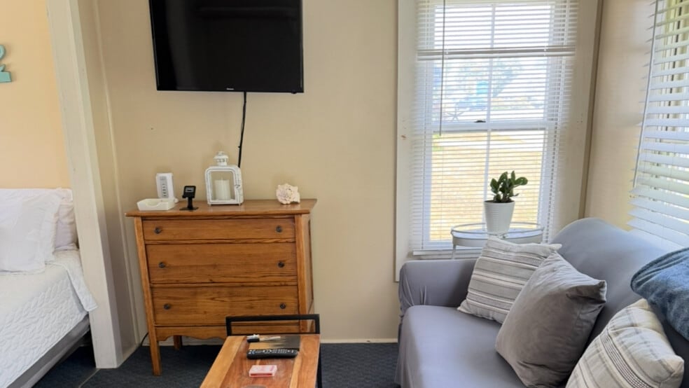 More Photos Of 876 Post Rd, Wells Hotel For Sale