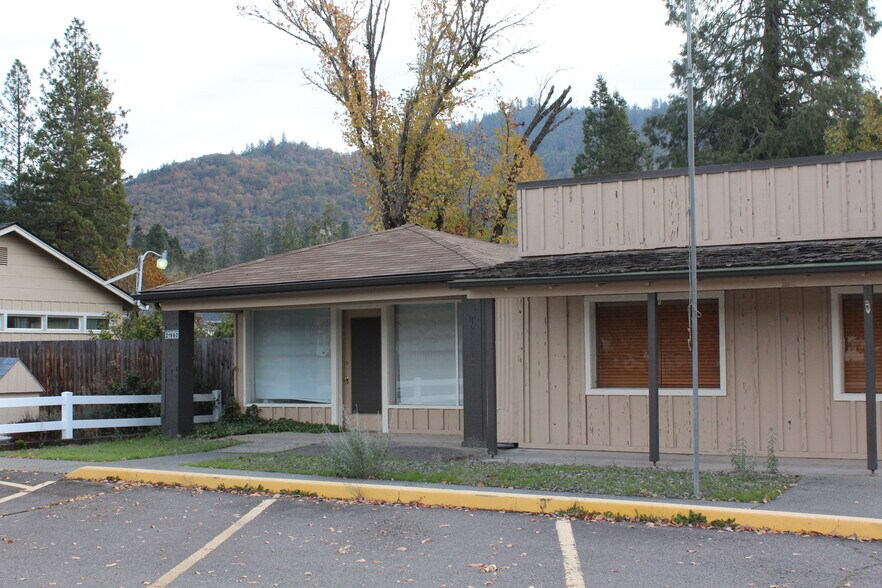 More Photos Of 21978 Highway 62, Shady Cove Office Residential For Sale