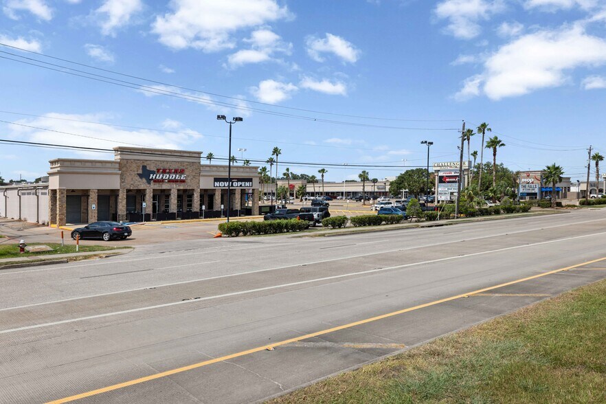 More Photos Of 803 E NASA Rd 1, Webster Unknown For Lease