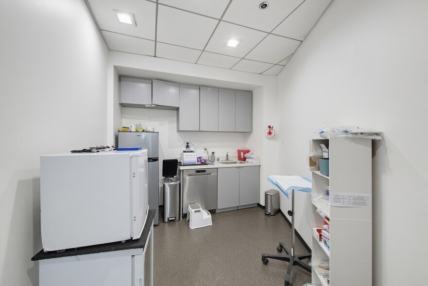 More Photos Of 350 S Beverly Dr, Beverly Hills Office For Lease