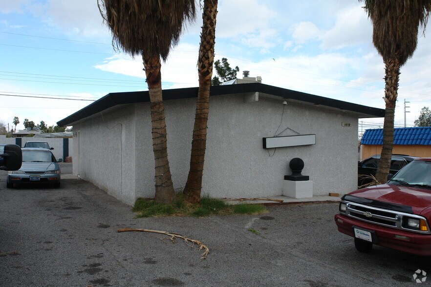More Photos Of 1610 E Sahara Ave, Las Vegas Freestanding For Lease