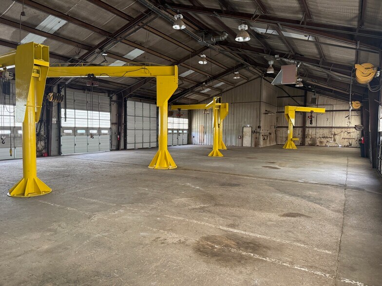 More Photos Of 914 S Southwest Loop 323, Tyler Industrial For Sale