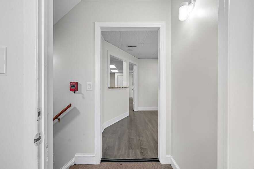 More Photos Of 2605 US 130, Cinnaminson Office For Lease