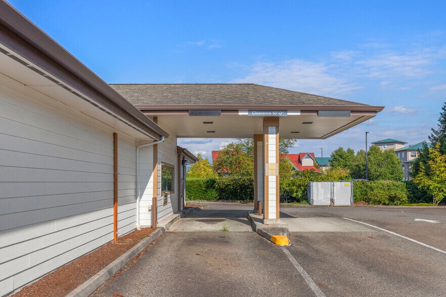 More Photos Of 3506 168th St NE, Arlington Bank For Sale